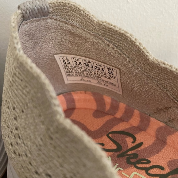 nwot SKECHERS Seager-Strike Out-Scalloped Knit Mary Jane Flat Sneaker - Picture 2 of 8